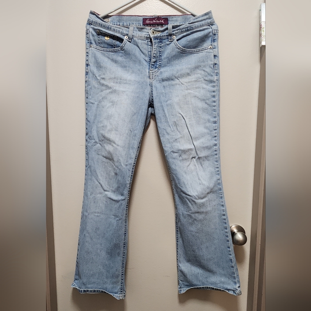 Gloria Vanderbilt Light Blue Denim Jeans